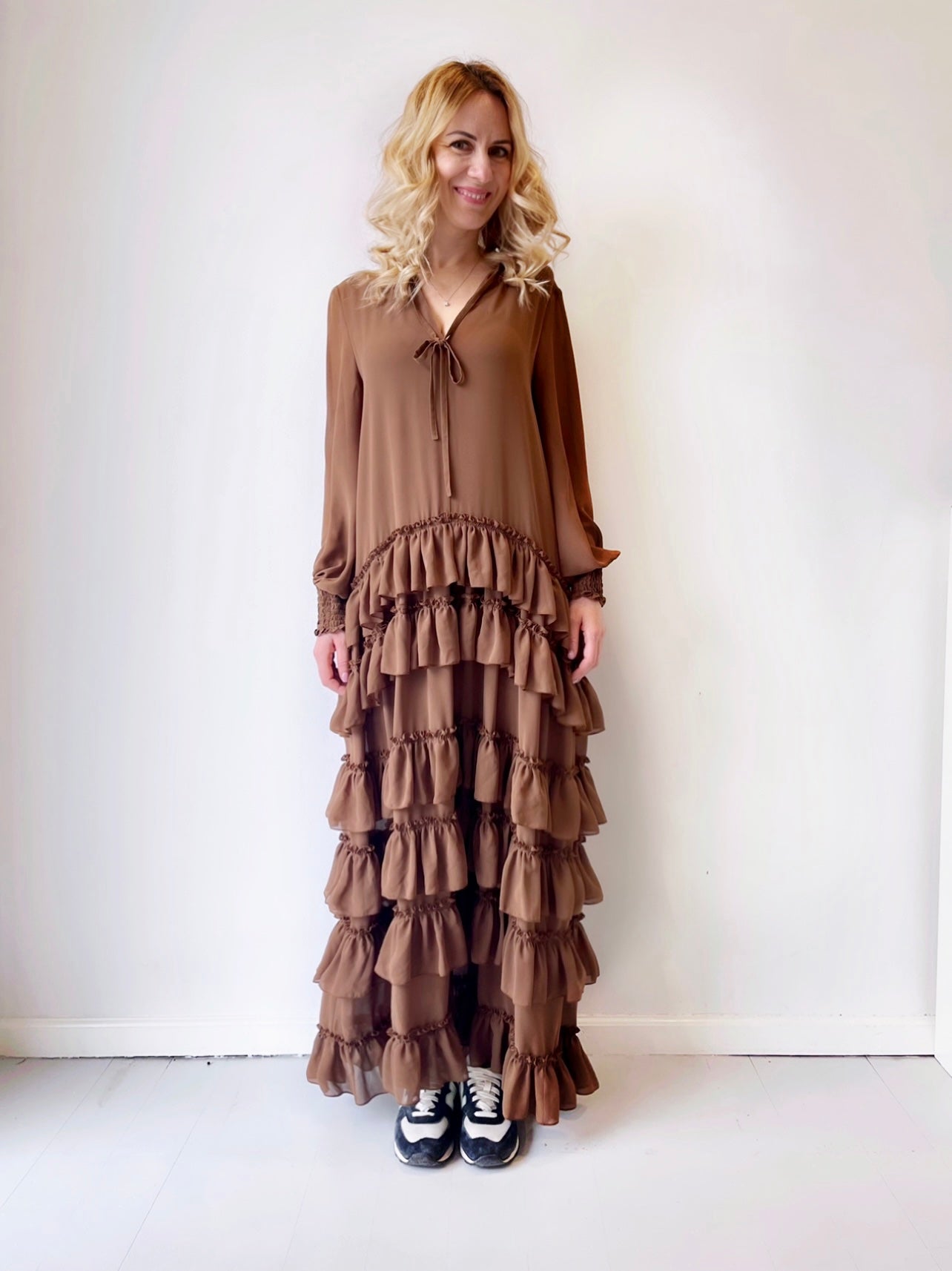Freya maxi dress Dusty Brown – Naledi Copenhagen Official Online Store